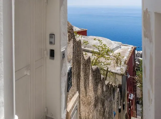 Blue Waves - De Vivo Realty Positano